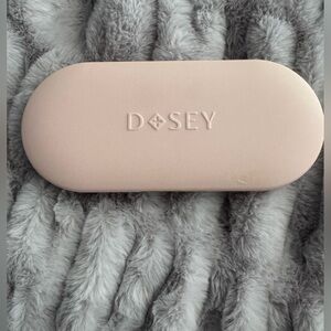 Dosey 7-Day Pill compact in Blush and Gold